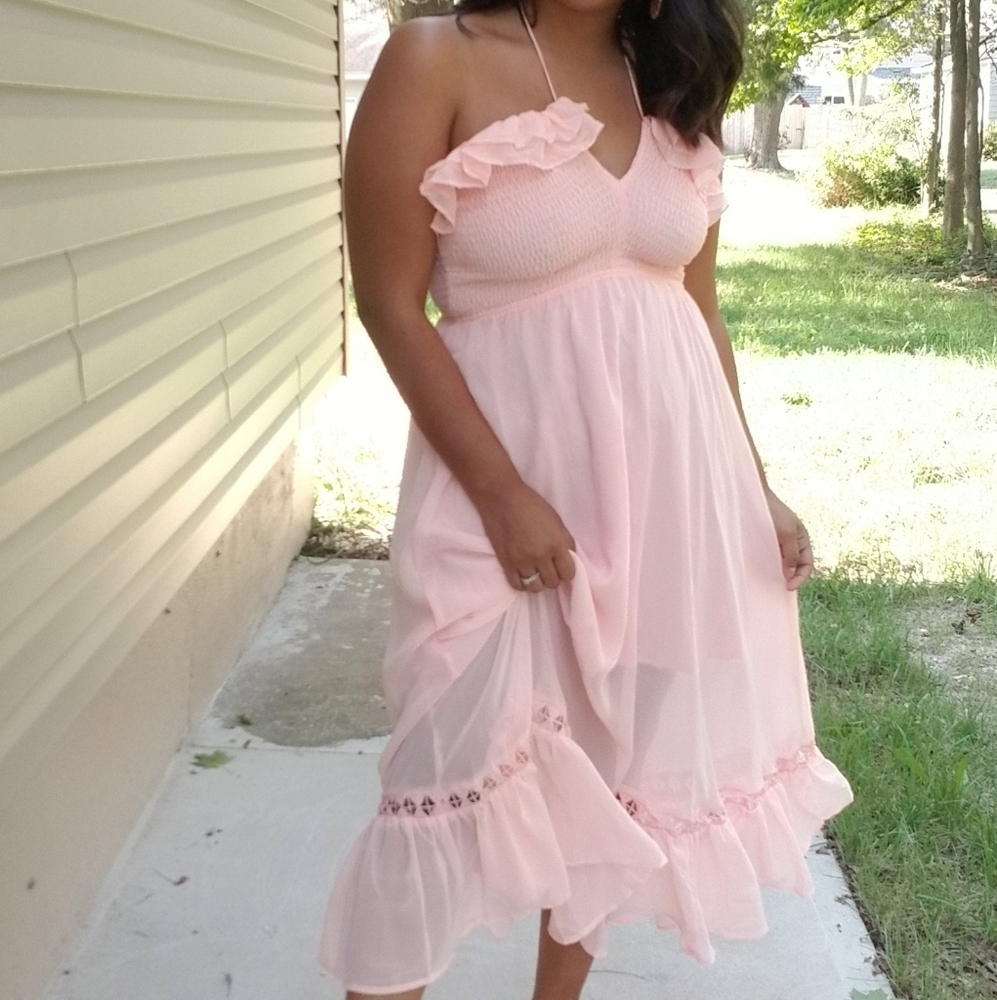DOVES & ROSES RUFFLE SMOCKED MIDI DRESS - Picture 2 of 8